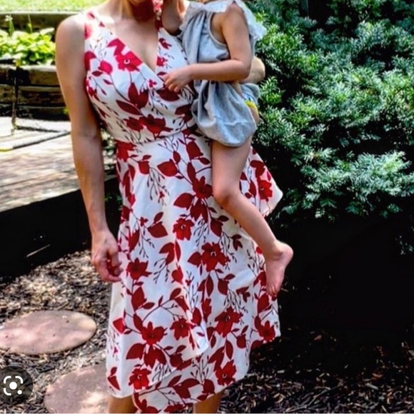 Dress - Picture 5 of 5